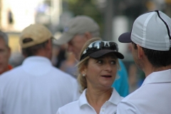 Golf - loading bus Sue